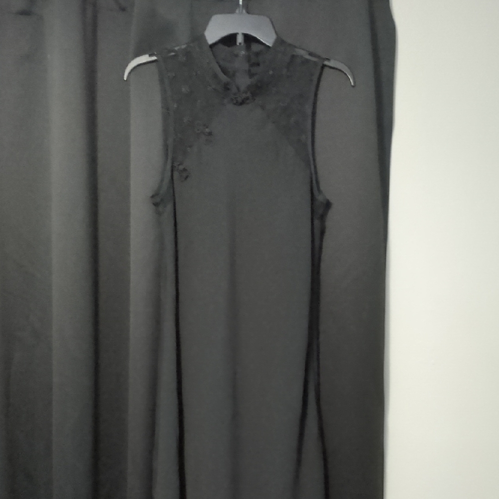 Chic Black Sleeveless Maxi Dress